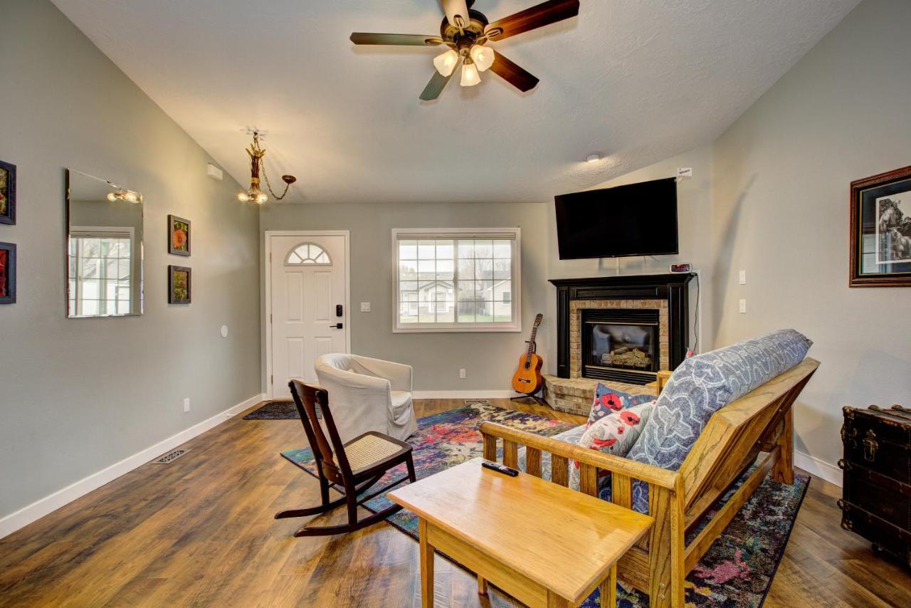 Hello Dolly! 3 Beds, 2 Bath, 2 Tv'S, Fireplace, Quiet Neighborhood In Star, Id Minutes From Walking Trails And River Views Eagle Kültér fotó
