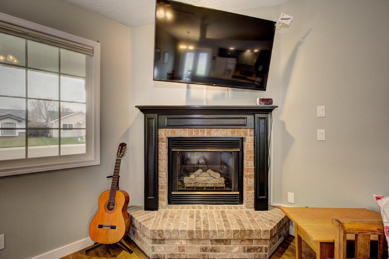 Hello Dolly! 3 Beds, 2 Bath, 2 Tv'S, Fireplace, Quiet Neighborhood In Star, Id Minutes From Walking Trails And River Views Eagle Kültér fotó